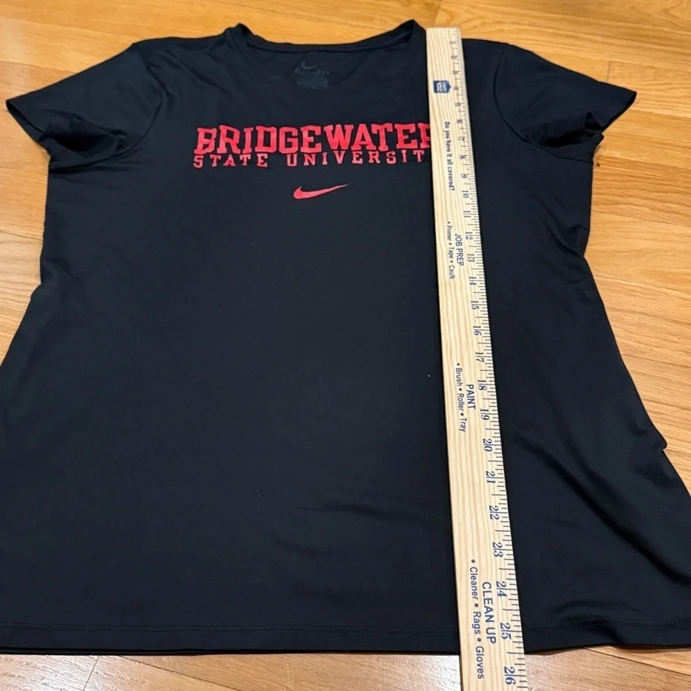 Nike dri Fit Bridgewater State University short sleeve top size large.